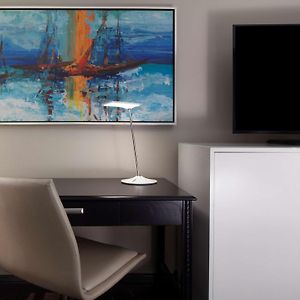 One-Bedroom King Suite